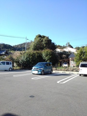 グラン　ポワールＡの駐車場