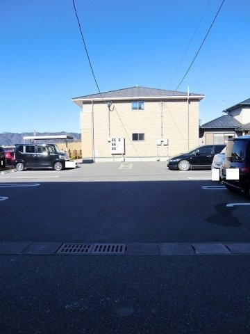 トレジャーの駐車場