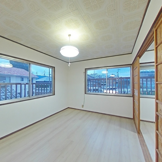 大垣市久瀬川町貸家の居間・リビング