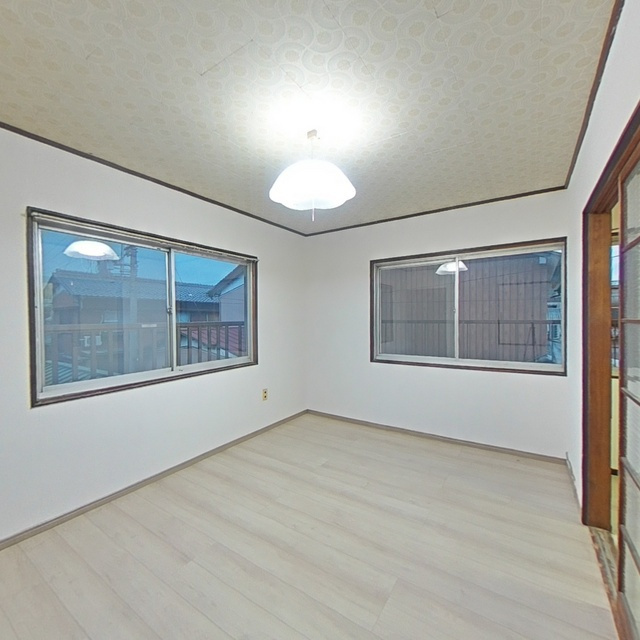 大垣市久瀬川町貸家の居間・リビング