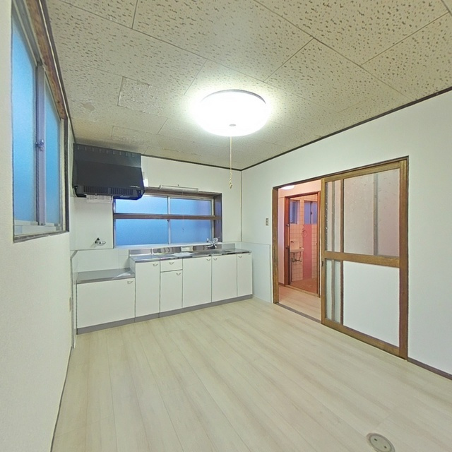 大垣市久瀬川町貸家の居間・リビング