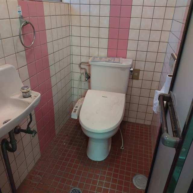 大垣市久瀬川町貸家のトイレ