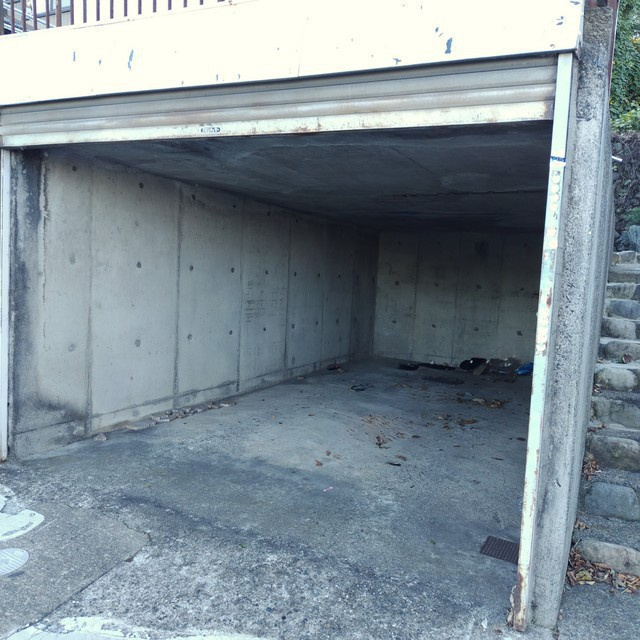 養老町鷲巣貸家の駐車場