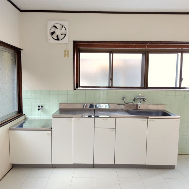 養老町鷲巣貸家のキッチン