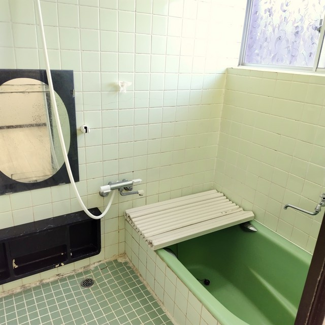 養老町鷲巣貸家の浴室