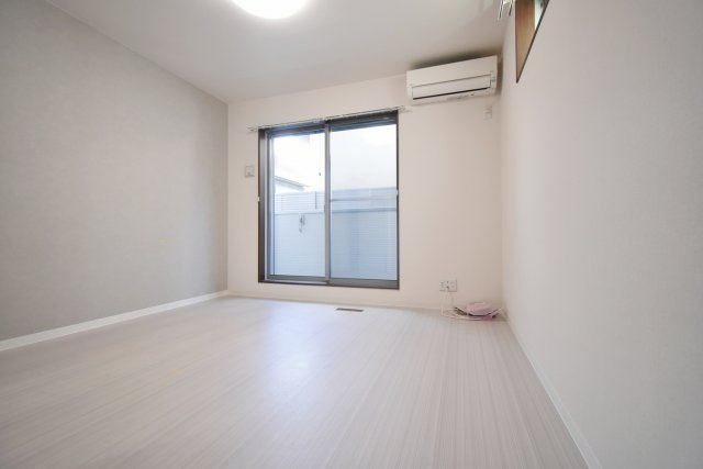 ワコーレヴィータ西宮今津の居間・リビング