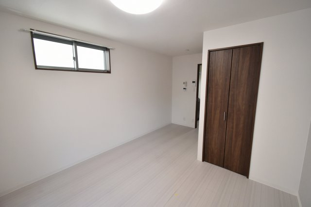 ワコーレヴィータ西宮今津の居間・リビング