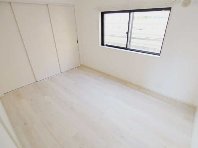 リャノス矢野西の洋室