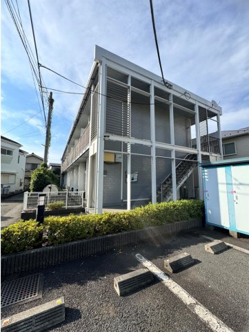 レオパレス鶴園の外観