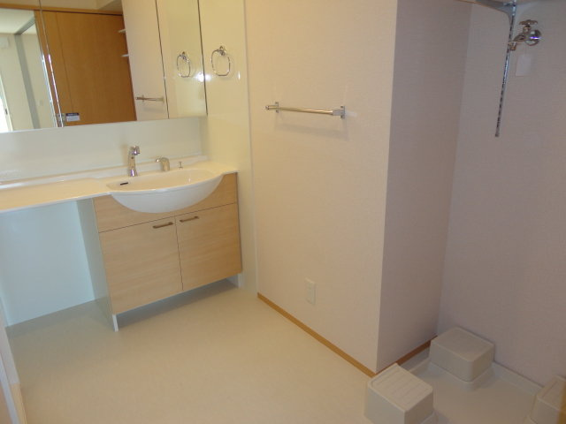 ヴィラージュ咲の居間・リビング