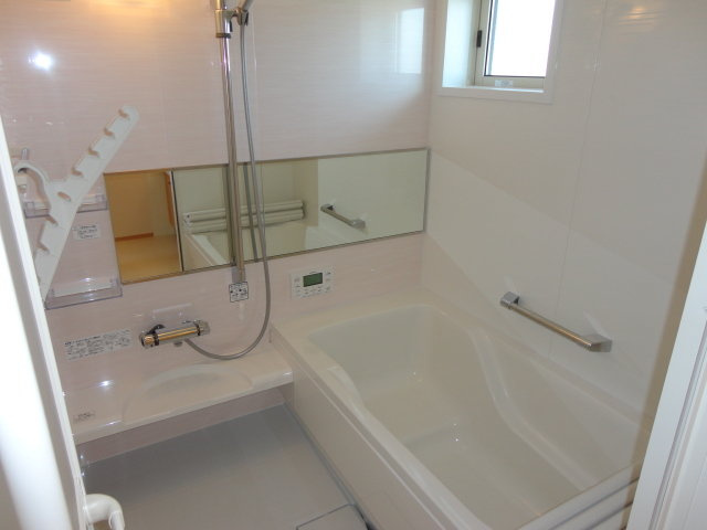 ヴィラージュ咲の居間・リビング