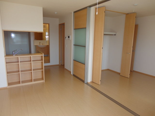 ヴィラージュ咲の居間・リビング