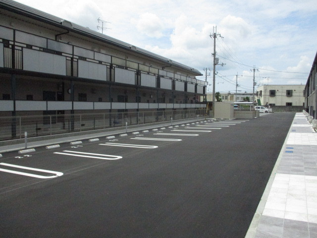 カーサリンドペロー2の駐車場