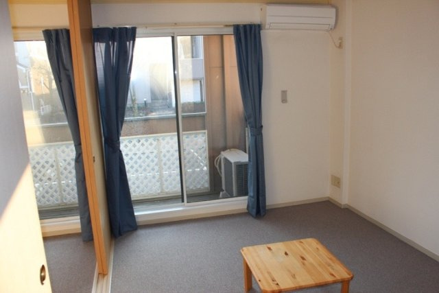 レオパレスエル・ソールＡ　の居間・リビング