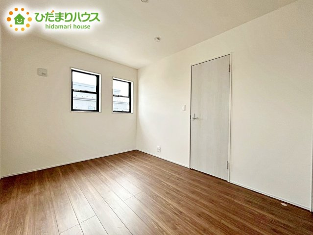 【洋室】 | ひたちなか市稲田10期　新築戸建　4号棟 | 夏場に心地良いひんやり感はフローリングならでは☆彡