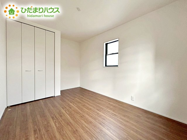 【洋室】 | ひたちなか市稲田10期　新築戸建　4号棟 | お子様の成長に合わせて、自由に模様替えできるように考えた、シンプルな洋室。