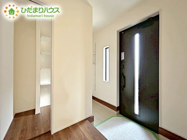 【玄関】 | ひたちなか市稲田10期　新築戸建　4号棟 | 丁度良い靴箱のサイズ♪これだけあれば家族全員の靴がしまえてスッキリ(^O^)