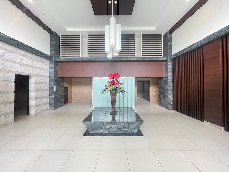 エスリード難波レジデンスのロビー