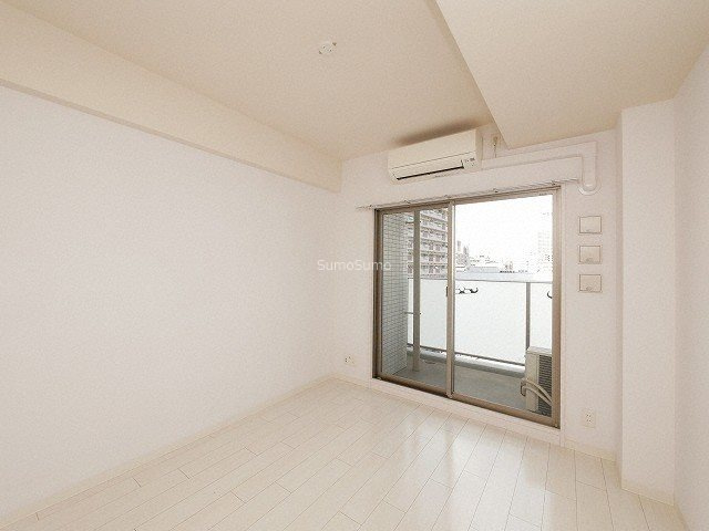 エスリード難波レジデンスの寝室