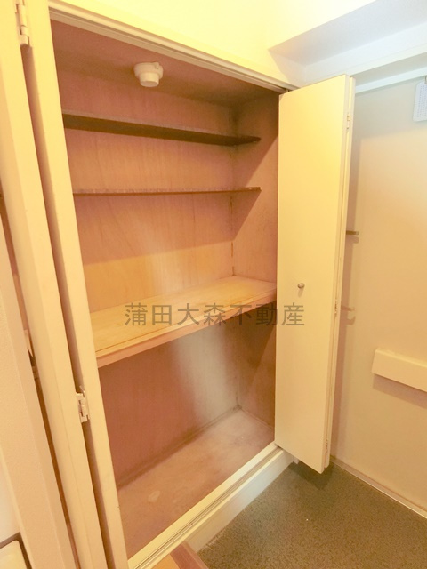 日神パレステージ大森第2の収納|玄関収納スペース