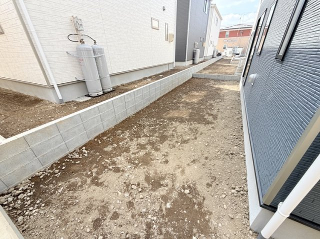 広丘竪石第4　7号棟の庭