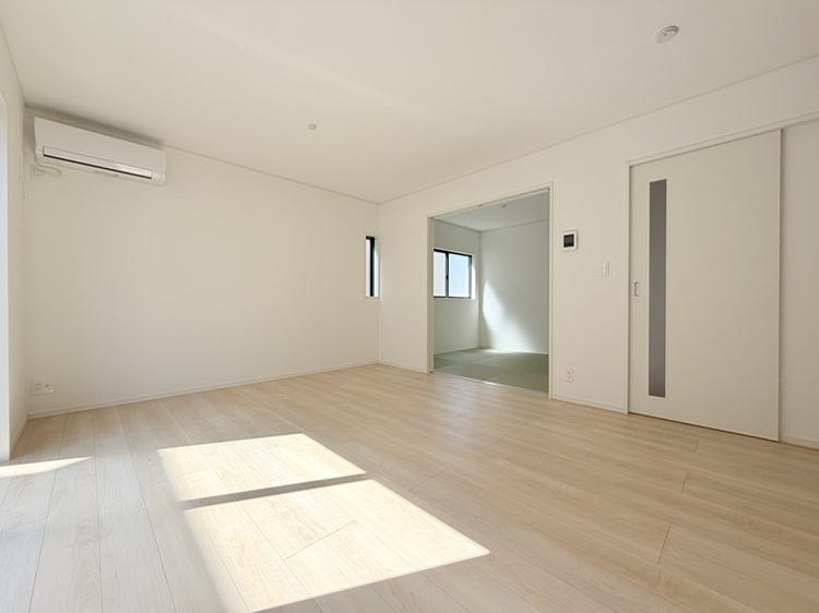 広丘竪石第4　7号棟の居間・リビング