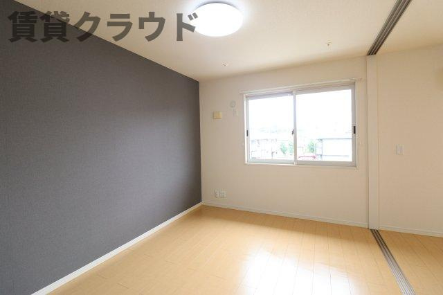 ボナールの寝室|開放的な寝室です