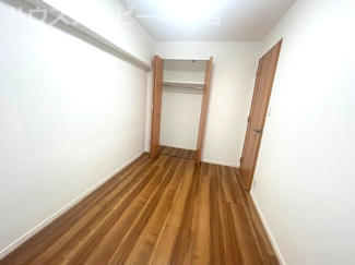 【洋室】 | ライオンズマンション岐阜シティ第2！3階部分！4LDK！南西角部屋♪JR岐阜駅まで徒歩7分！ | ライオンズマンション岐阜シティ第2！3階部分！4LDK！南西角部屋♪お風呂に窓あります♪JR岐阜駅まで徒歩7分！