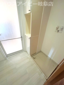 【ランドリースペース】 | ライオンズマンション岐阜シティ第2！3階部分！4LDK！南西角部屋♪JR岐阜駅まで徒歩7分！ | ライオンズマンション岐阜シティ第2！3階部分！4LDK！南西角部屋♪お風呂に窓あります♪JR岐阜駅まで徒歩7分！