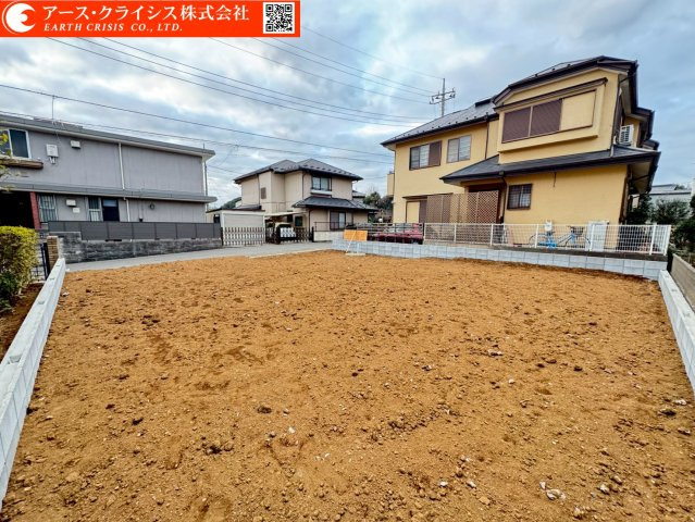 【前面道路含む現地写真】 | 柏市柏14期 | 建築条件なし。思い描いたマイホームを、そのままカタチに。陽当たりも良く、ガーデニングや家庭菜園にもぴったりのゆとりある敷地。資産としても魅力のある立地で、将来を見据えた住まい選びを。
