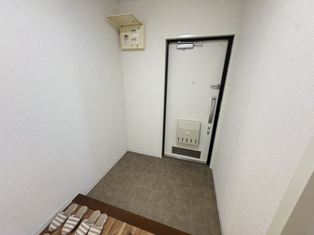 垂水高丸住宅１号棟の玄関