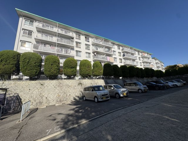 垂水高丸住宅１号棟の外観