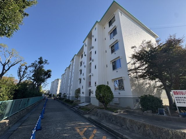 垂水高丸住宅１号棟の外観