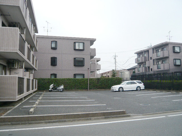 アメニティ高幡の駐車場|駐車場