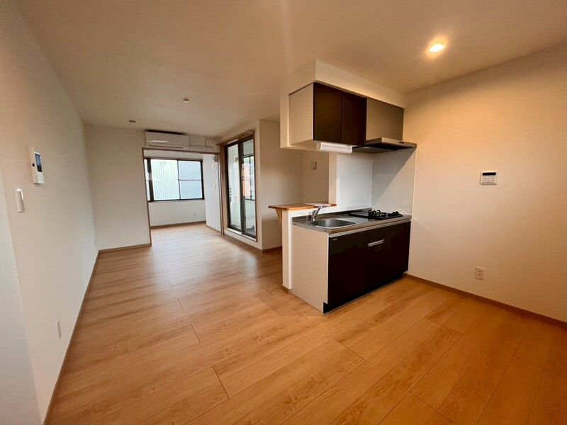 アリエス久留米東【キャッシュバック対象物件】の居間・リビング|こちらのリビングで趣味の時間をお楽しみください