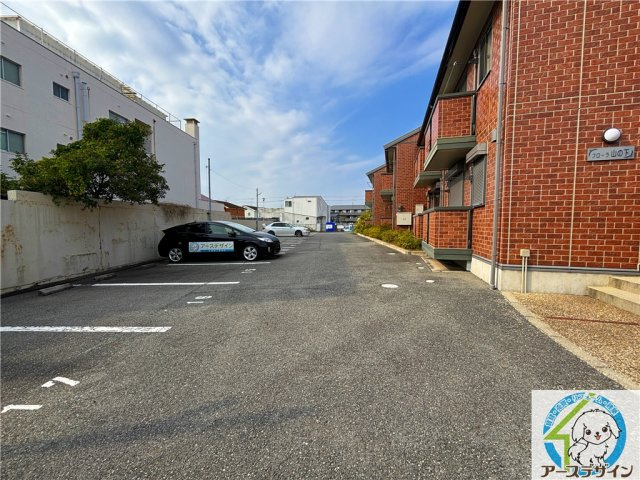 フローラ山の下の駐車場