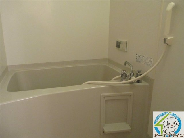 フローラ山の下の浴室