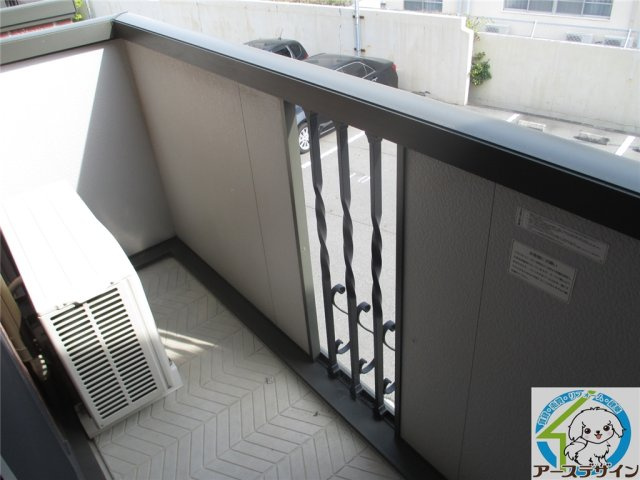 フローラ山の下のバルコニー