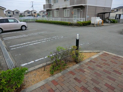 【駐車場】 | カーサ・フィオーレ中島Ａ | 駐車場があります