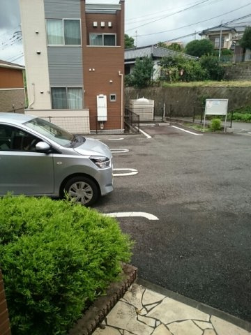 エスポワールＤの駐車場