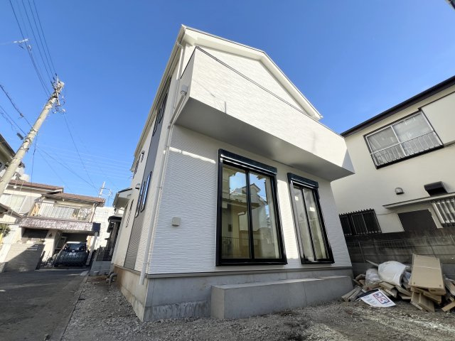 羽村市栄町１丁目　全１棟の前面道路含む現地写真