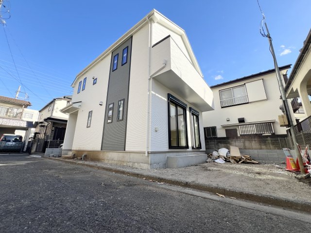 羽村市栄町１丁目　全１棟の前面道路含む現地写真