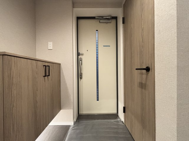 サンクタス本郷の玄関|広々としたバルコニースペース