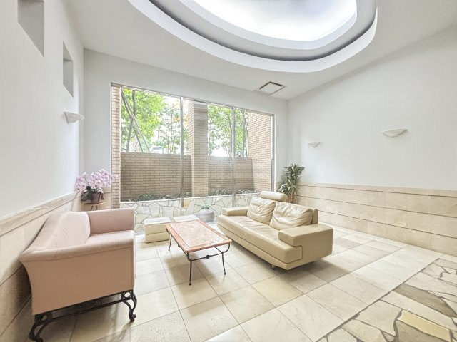 サンクタス本郷のエントランス