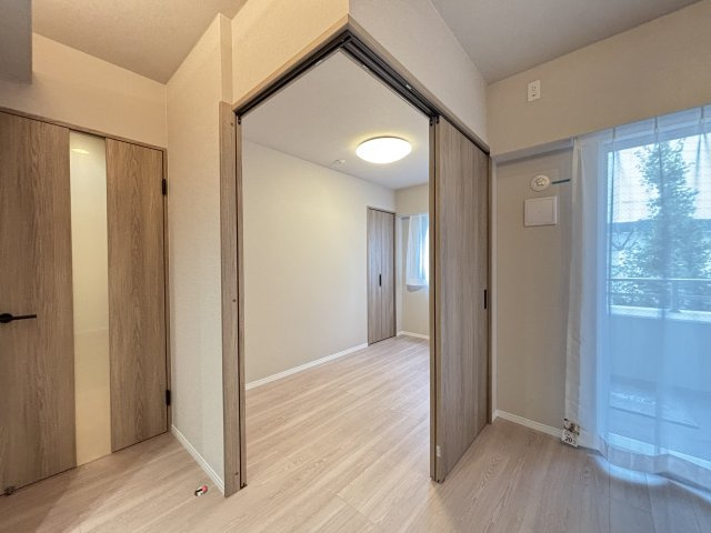 サンクタス本郷の洋室|キッチンからダイニングを見渡しながらお料理を楽しむことができます