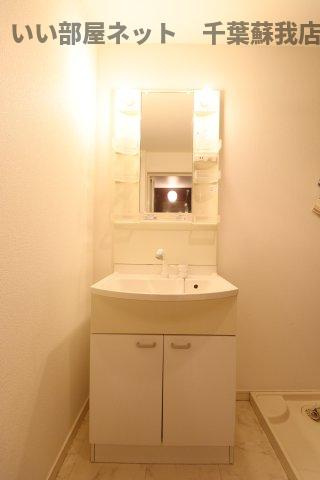 ゼウスの独立洗面台|独立洗面台、小物を置くことができて便利です