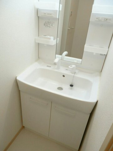 グランツの洗面所|脱衣スペースもあります