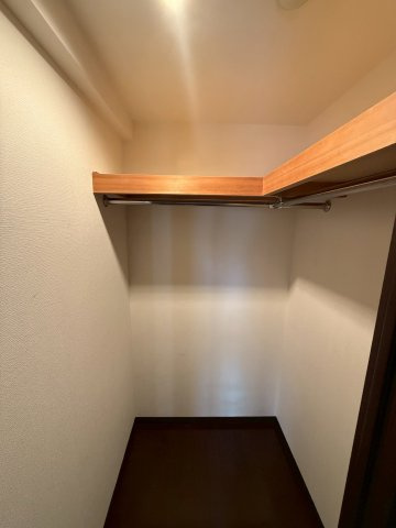 コンフォール室町六角の収納|ウォークインクロゼットです。