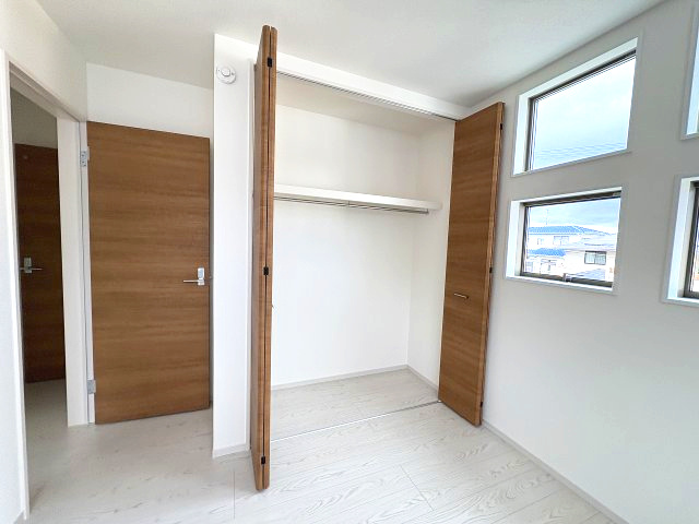 【収納】 | 大野城市牛頸3丁目1期　1号棟（全2棟）【仲介手数料無料・0円】 | 現地写真。