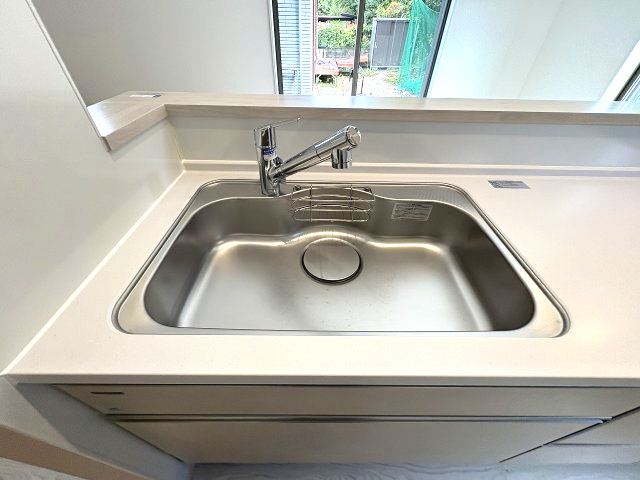 【キッチン】 | 大野城市牛頸3丁目1期　1号棟（全2棟）【仲介手数料無料・0円】 | 現地写真。
